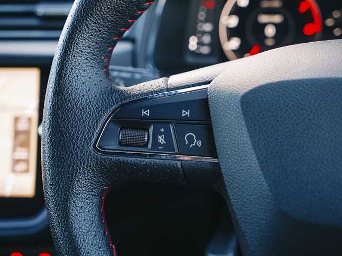 SEAT Arona 1.0 TSI (115ps) FR Sport SUV*PERFORMANCE ALLOYS, HEATED SEATS*