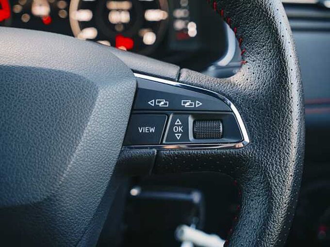 SEAT Arona 1.0 TSI (115ps) FR Sport SUV*PERFORMANCE ALLOYS, HEATED SEATS*