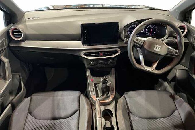 SEAT Arona 1.0 TSI 115 FR Black Edition 5dr*Heated seats, DELIVERY MILES*